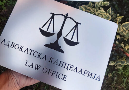 Natpisne table - advokat