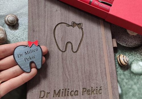 Gravirani set poklon za stomatologa