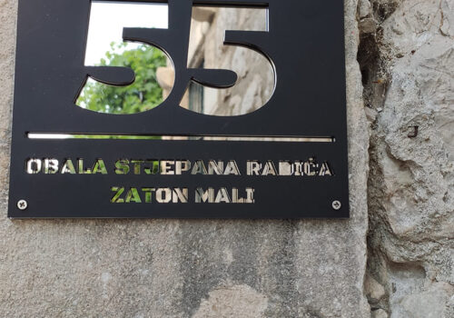 Model broja crni klirit-srebrno ogledalo 30x20cm