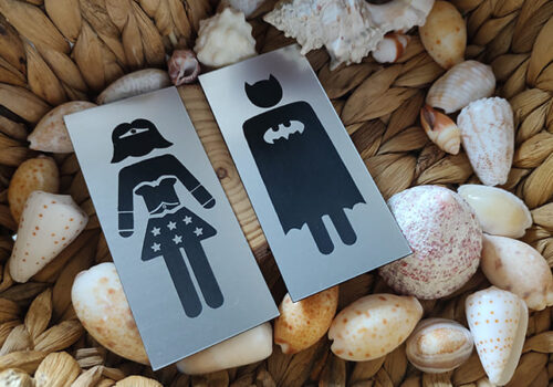 Model srebrnih oznaka za označavanje toaleta