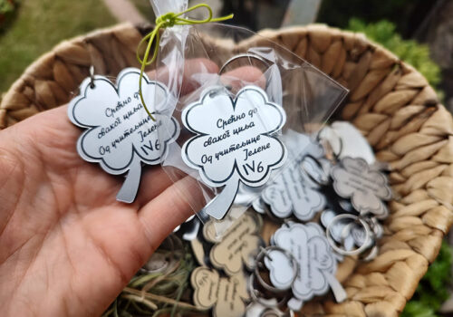 Model privezak detelina sa posvetom