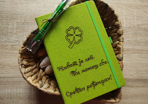 Rokovnik i hemijska kao ideja za rođendanski poklon